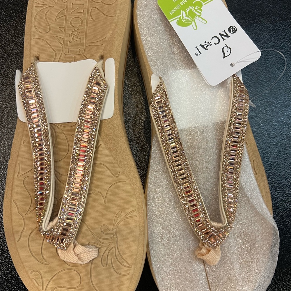 On Running‎ Women's Beaded Sandals in Tan and White
